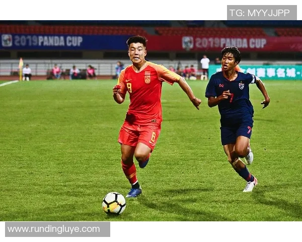 纳瓦斯的奋斗之路：从默默无闻到足球明星的励志故事