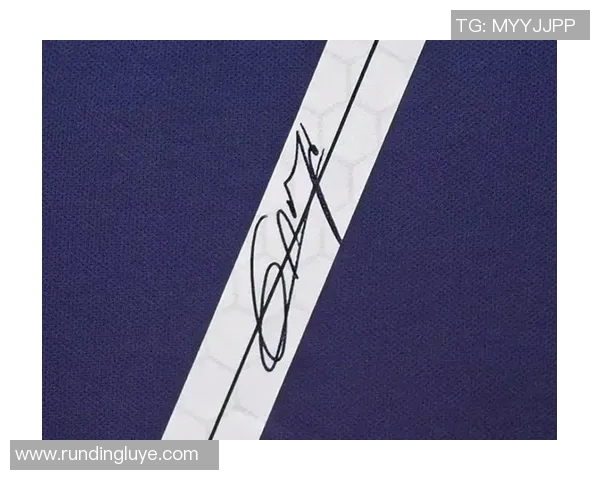 足球明星私人签名全集珍藏图鉴展示每位球星独特风格与魅力