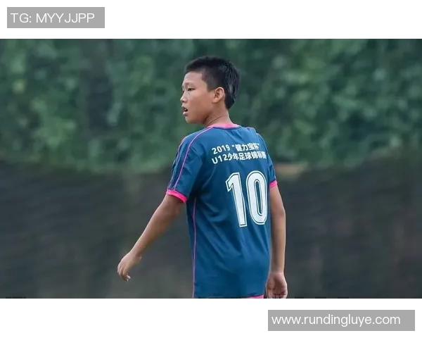 80后足球明星的青春岁月与梦想追逐的回忆录 80后足球明星的青春岁月与梦想追逐的回忆录