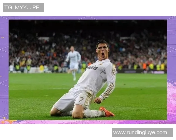 全球足坛最强三位足球明星的传奇故事与辉煌成就解析