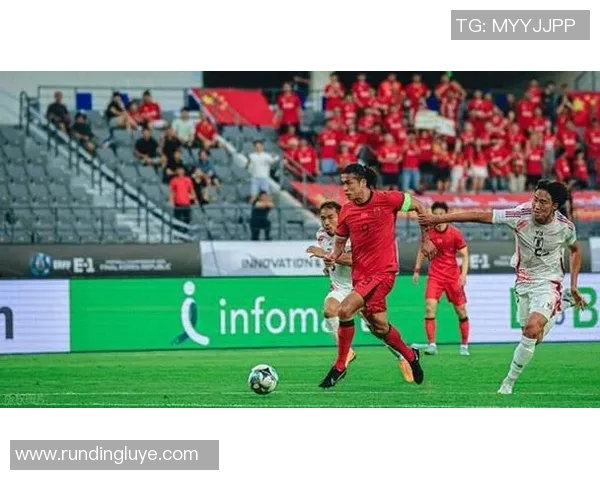 国足惨败巴西0比8引发热议球迷对未来充满担忧与期待