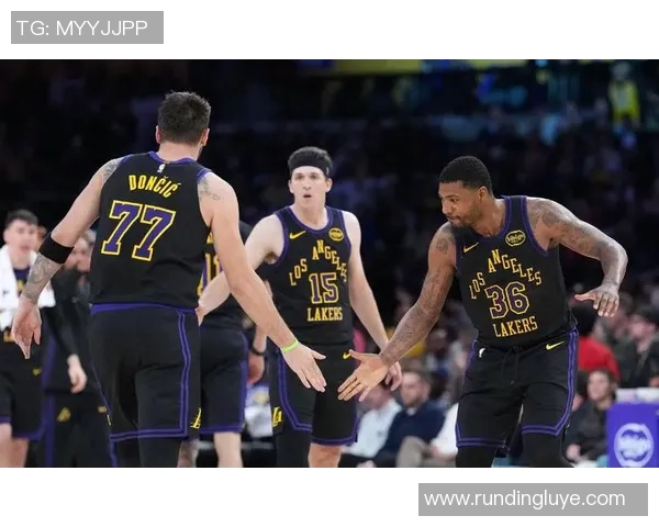 湖人对阵黄蜂精彩回放12月16日比赛全程录像分析与亮点集锦 湖人对阵黄蜂精彩回放12月16日比赛全程录像分析与亮点集锦