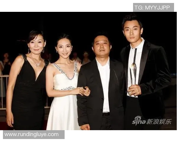 明星与篮球明星亲密合影展现璀璨星光交汇的瞬间与友谊的美好时刻